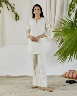 Ivory Vintage Applique Bella Top