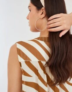 Tobacco Hand Embroidered Sleeveless Shirt -Africans Shop aw23nktp103