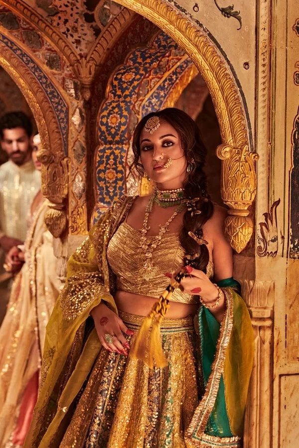 Qurbat Lehenga Set 4 Qurbat Lehenga Set - Image 2