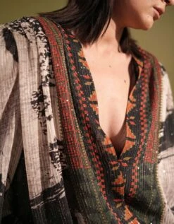 Black & White Placement Print Top -Africans Shop qutrs240174