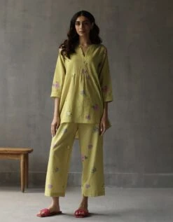 Water Lily Pants In Lime